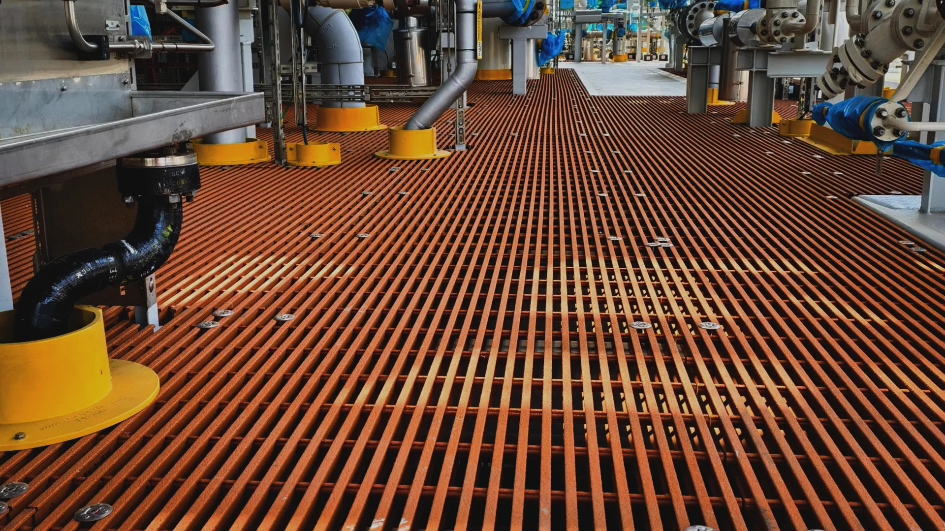 How FRP Grating Manufacturers Ensure Safety and Durability